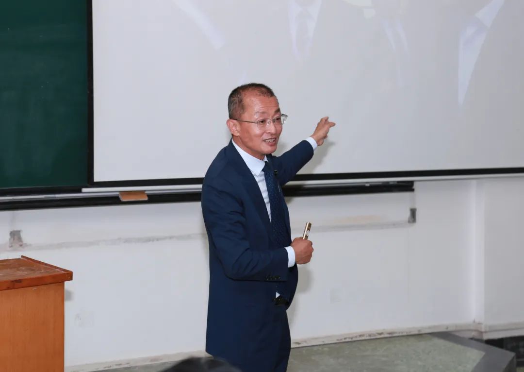 社科賽斯考研董事長甄誠先生應邀為河北工業大學MBA帶來專題講座！