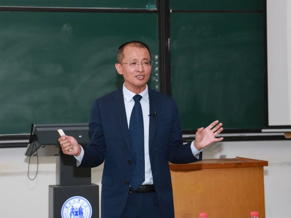 社科賽斯考研董事長甄誠先生應邀為河北工業大學MBA帶來專題講座！